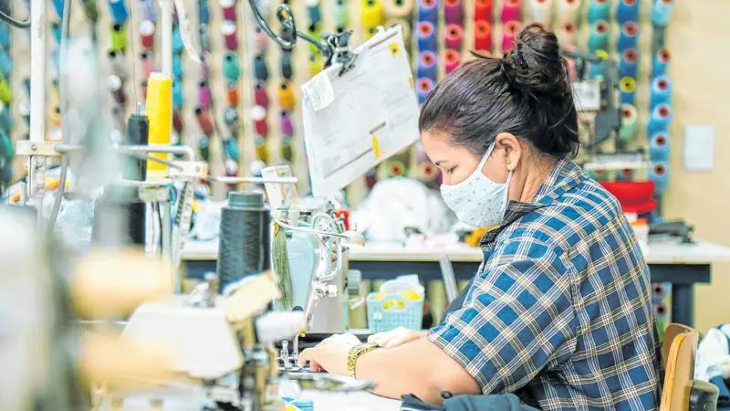 Imagem da notícia: Produção industrial cearense cai 24,3% em janeiro; segunda maior queda do País