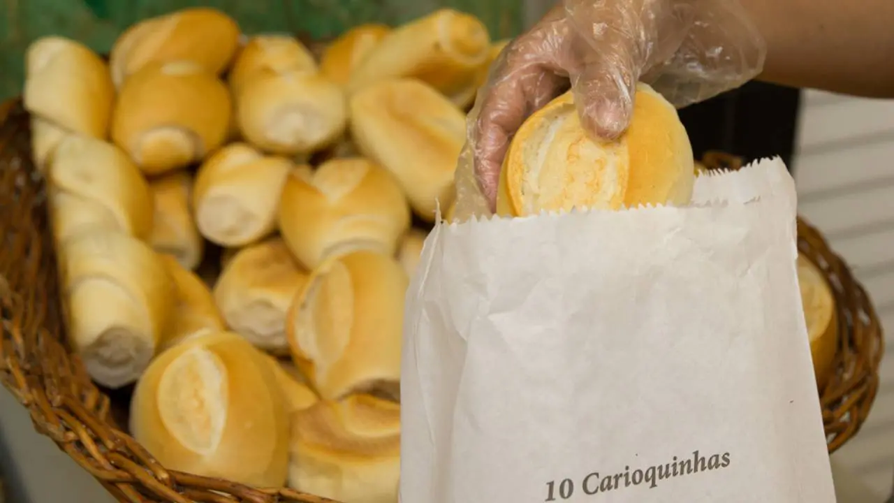 Imagem da notícia: Carioquinha a R$ 20 o quilo? Valor compra comida para alimentar 10 pessoas; veja comparações