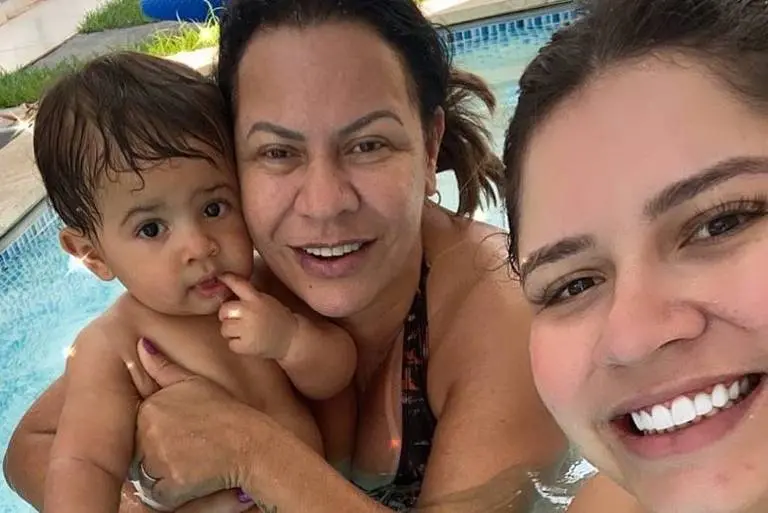 Imagem da notícia: Filho de Marília Mendonça tem traumas e 'não fica sozinho', revela avó da criança a colunista
