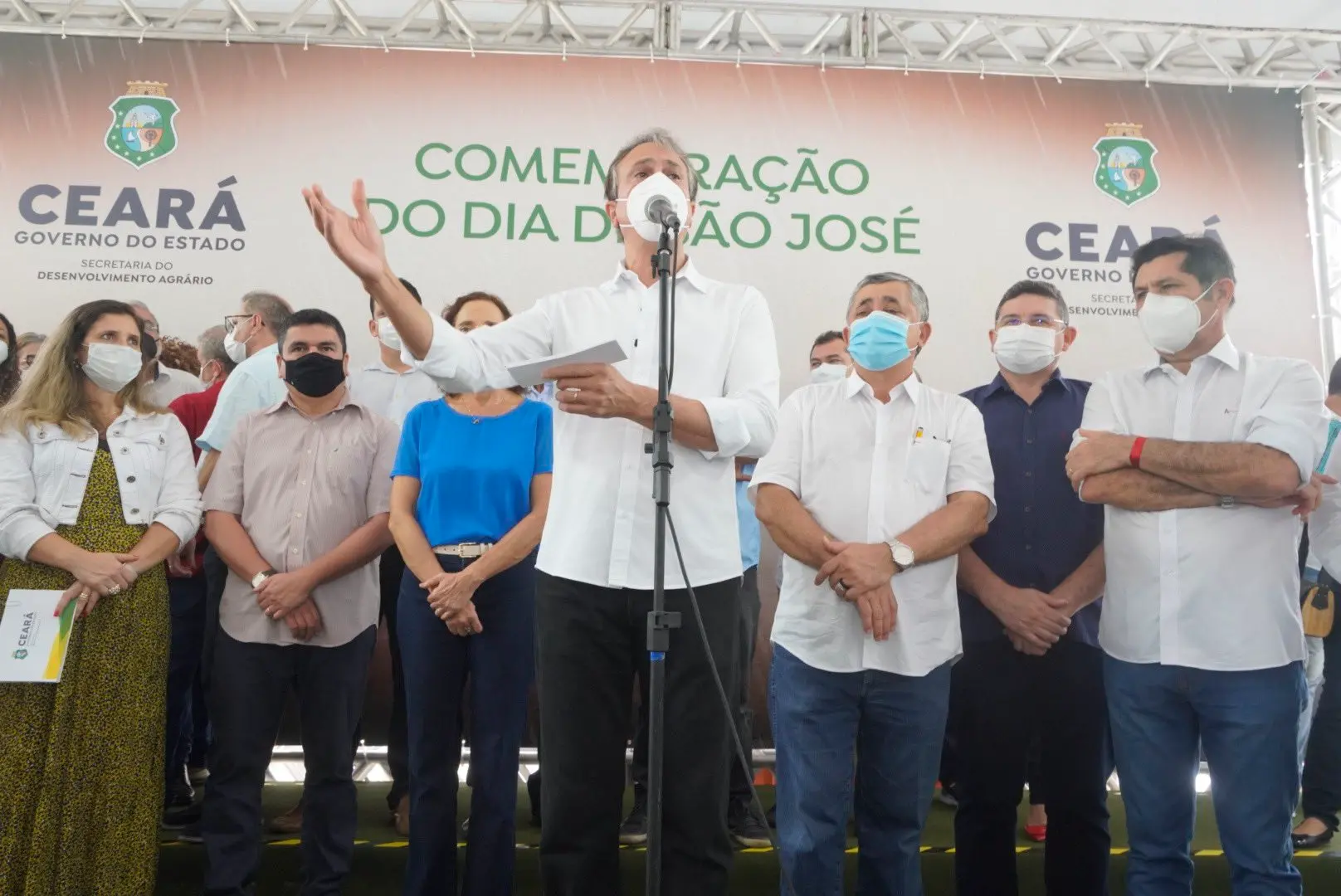 Imagem da notícia: Ceará anuncia pacote de R$ 400 milhões para projetos rurais; confira ações