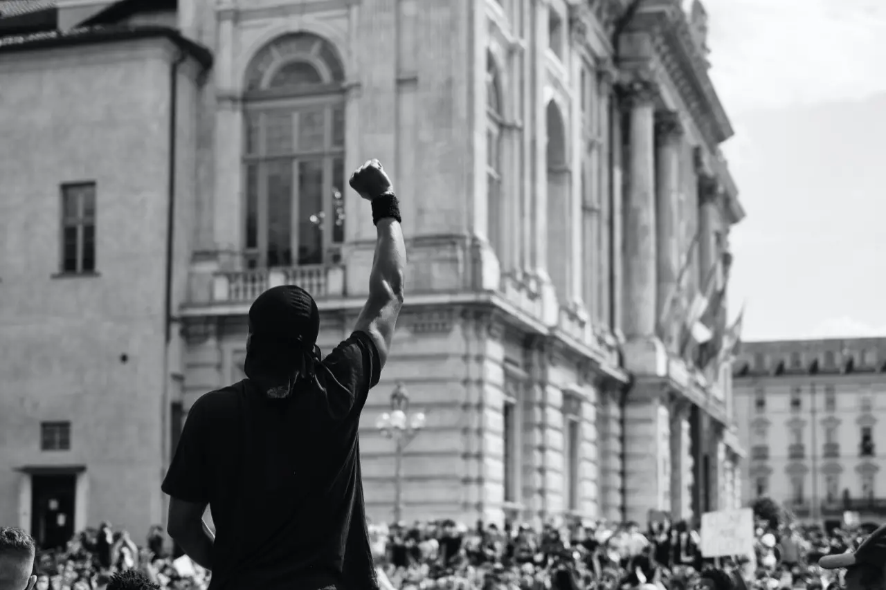 Imagem da notícia: 5 dados que mostram por que a luta contra o racismo ainda é muito necessária no Ceará e no Brasil