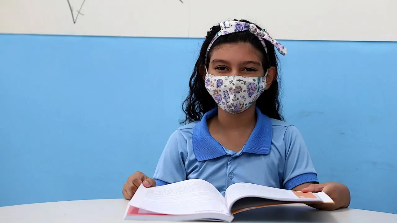 Imagem da notícia: Máscara continua sendo exigida em escolas e transporte público no Ceará; veja onde uso foi liberado