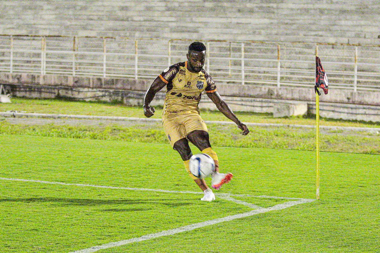 Imagem da notícia: Análise: Ceará faz jogo calculado e vence sem se esforçar muito