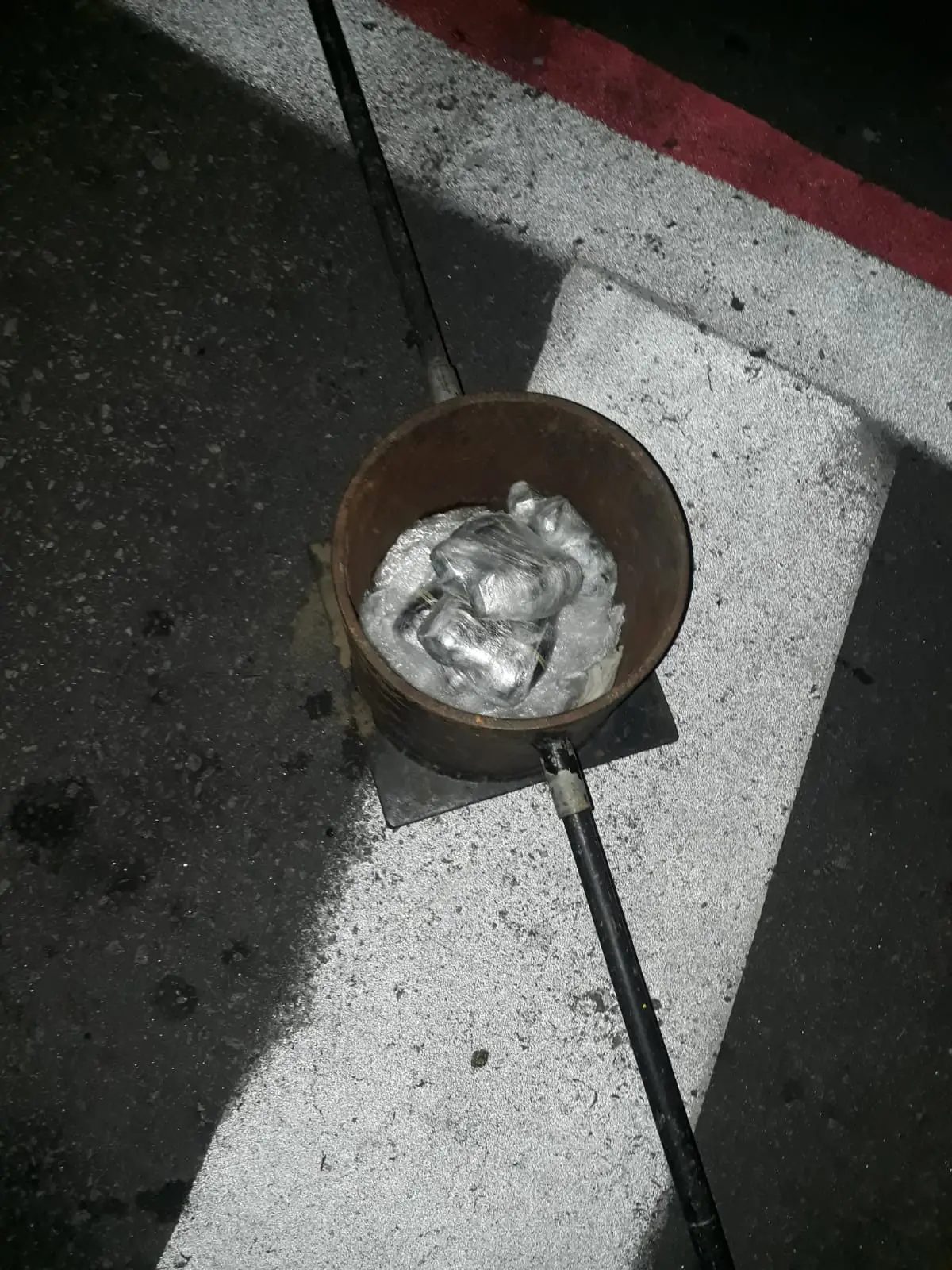 Imagem da notícia: Polícia prende trio com oito artefatos explosivos dentro de veículo em Fortaleza