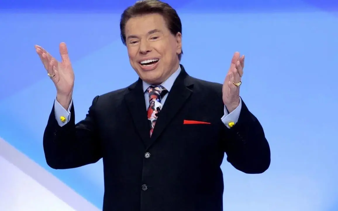 Imagem da notícia: Sem dentes? Silvio Santos aparece em registro descontraído e chama atenção na web