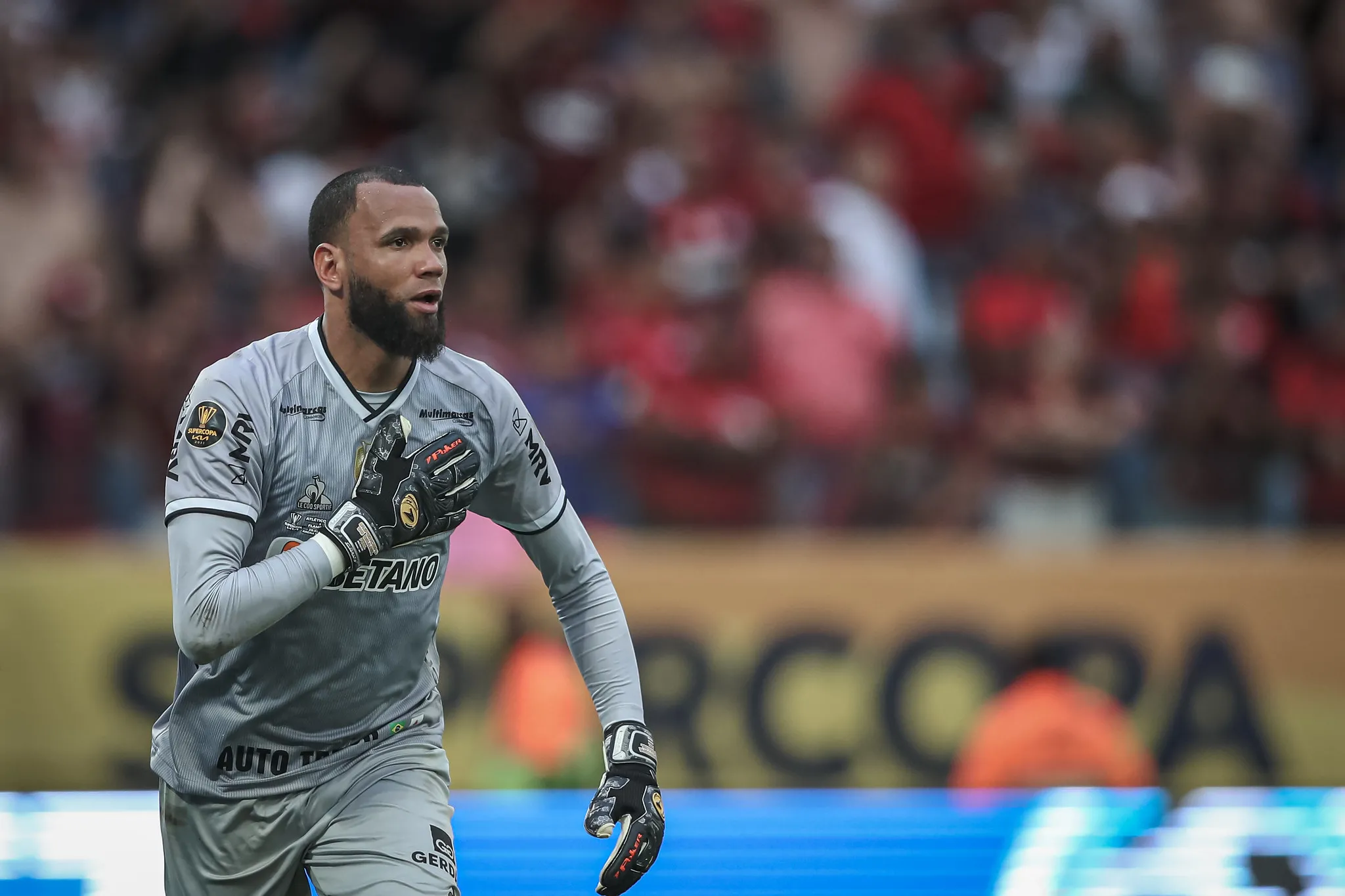 Everson foi convocado pela segunda vez para defender a Seleção Brasileira.