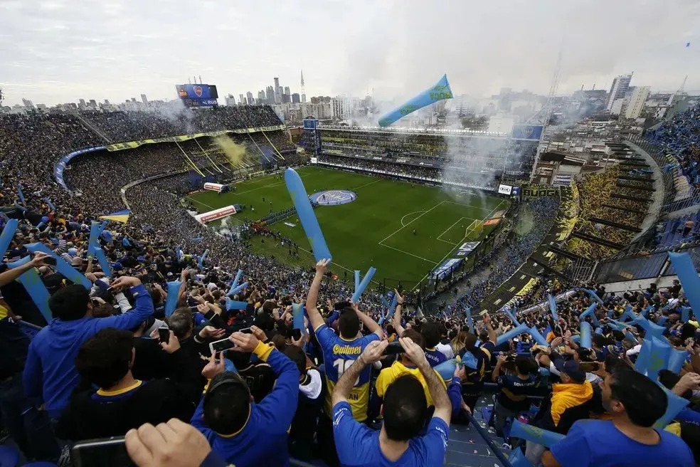 Imagem da notícia: Ceará e Fortaleza podem jogar em estádios lendários da América do Sul; confira possibilidades