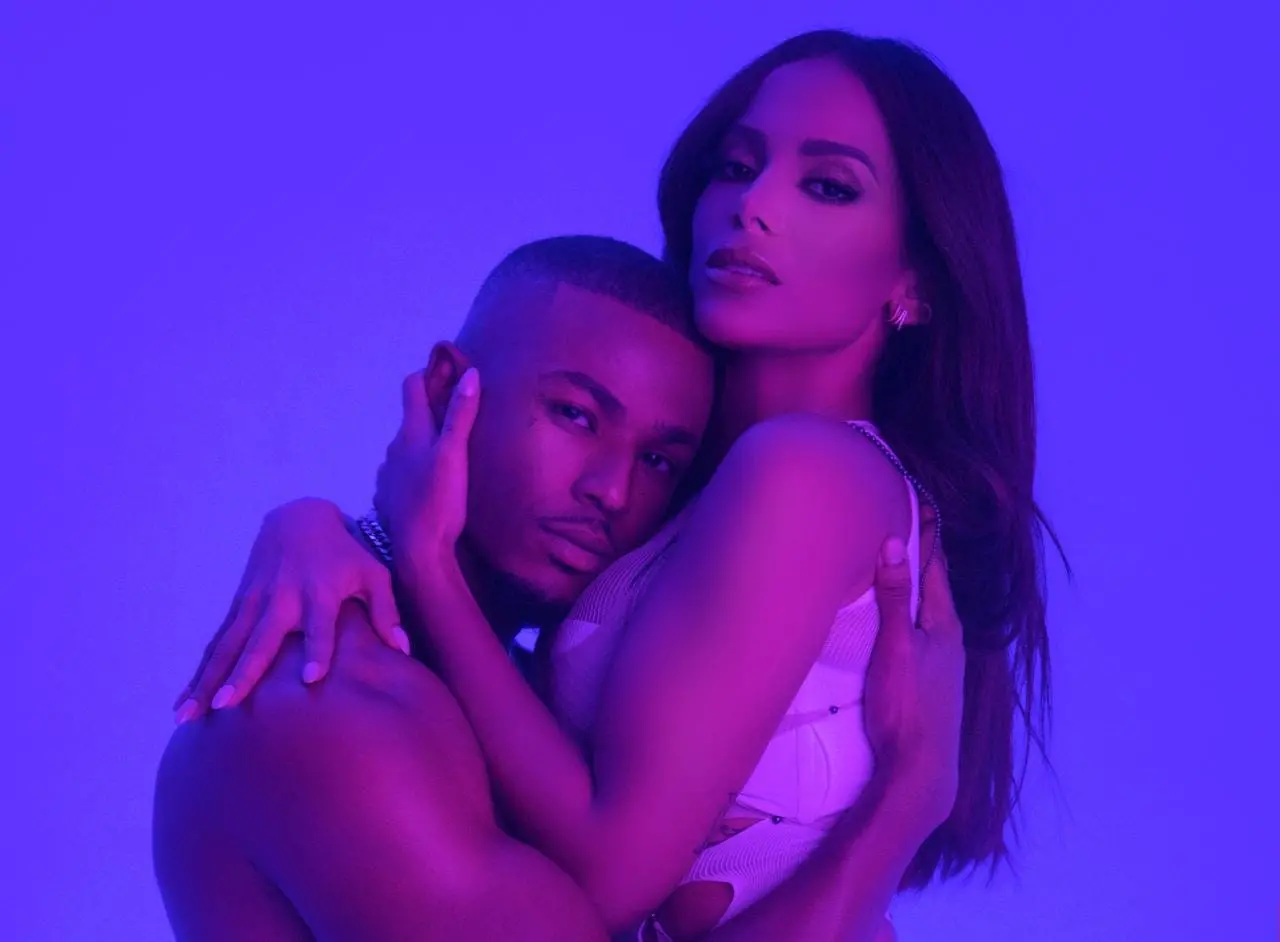 Imagem da notícia: 'Envolver', de Anitta, alcança o 1° lugar mundial do Spotify