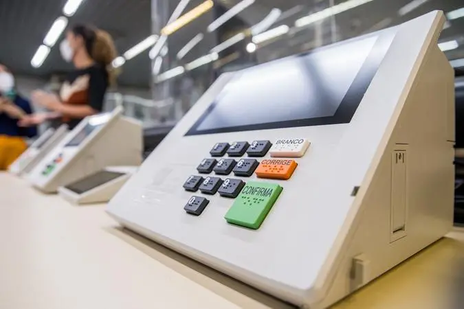 Imagem da notícia: Quase 100 mil jovens de 15 a 18 anos solicitaram o título de eleitor na última semana; veja número do CE