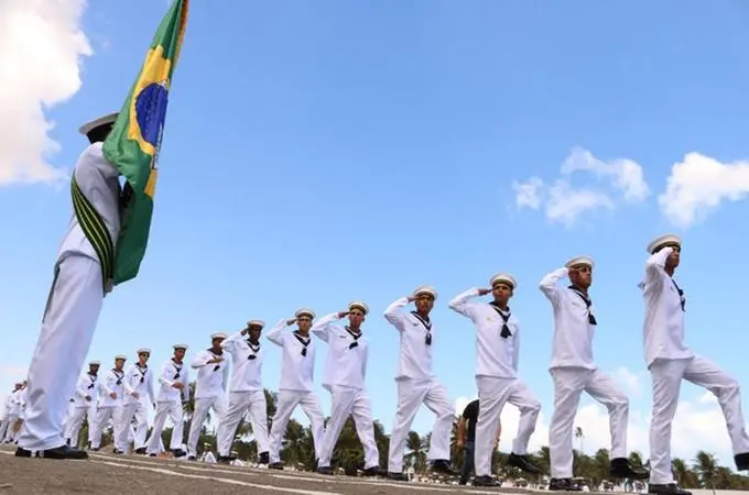 Imagem da notícia: Concursos públicos das Forças Armadas têm vagas abertas no Exército, Marinha e Aeronáutica