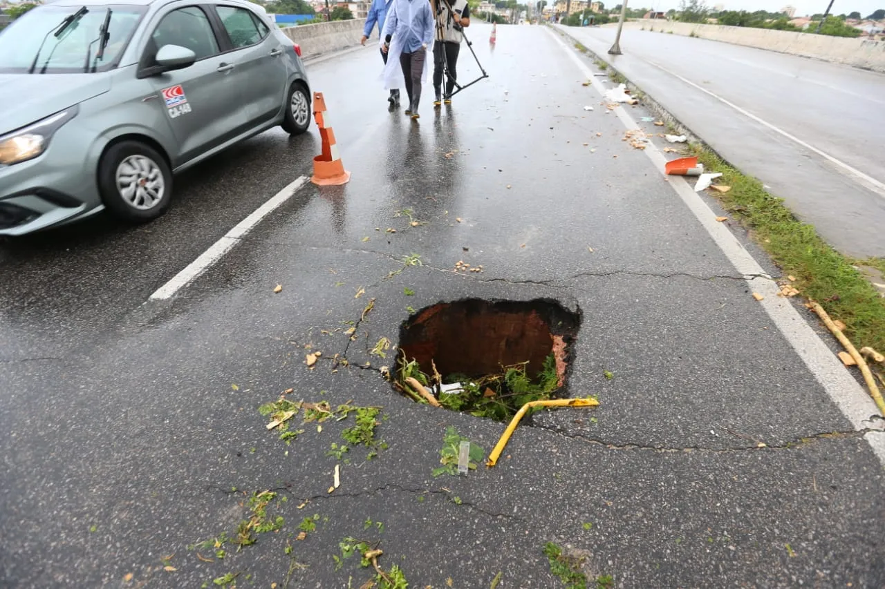 Forte chuva provocou erosão da estrutura