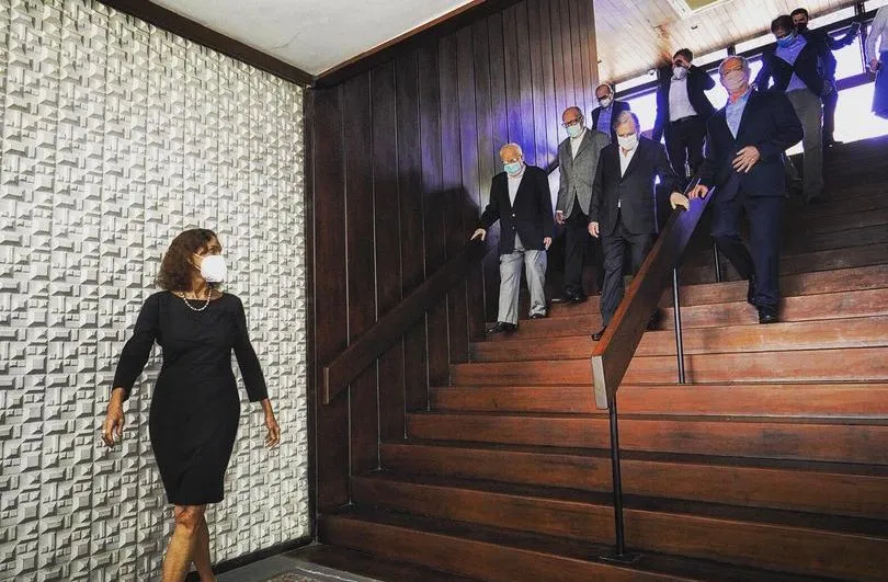 Izolda Cela é a primeira mulher governadora do Ceará.