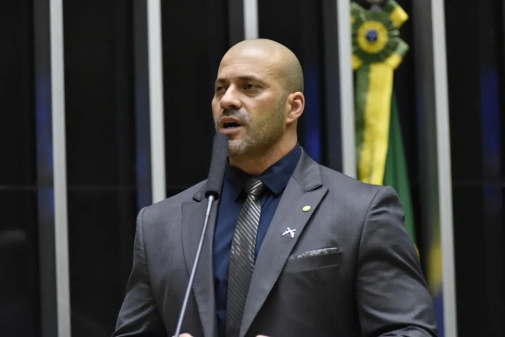 Imagem da notícia: STF marca julgamento de deputado federal Daniel Silveira para abril