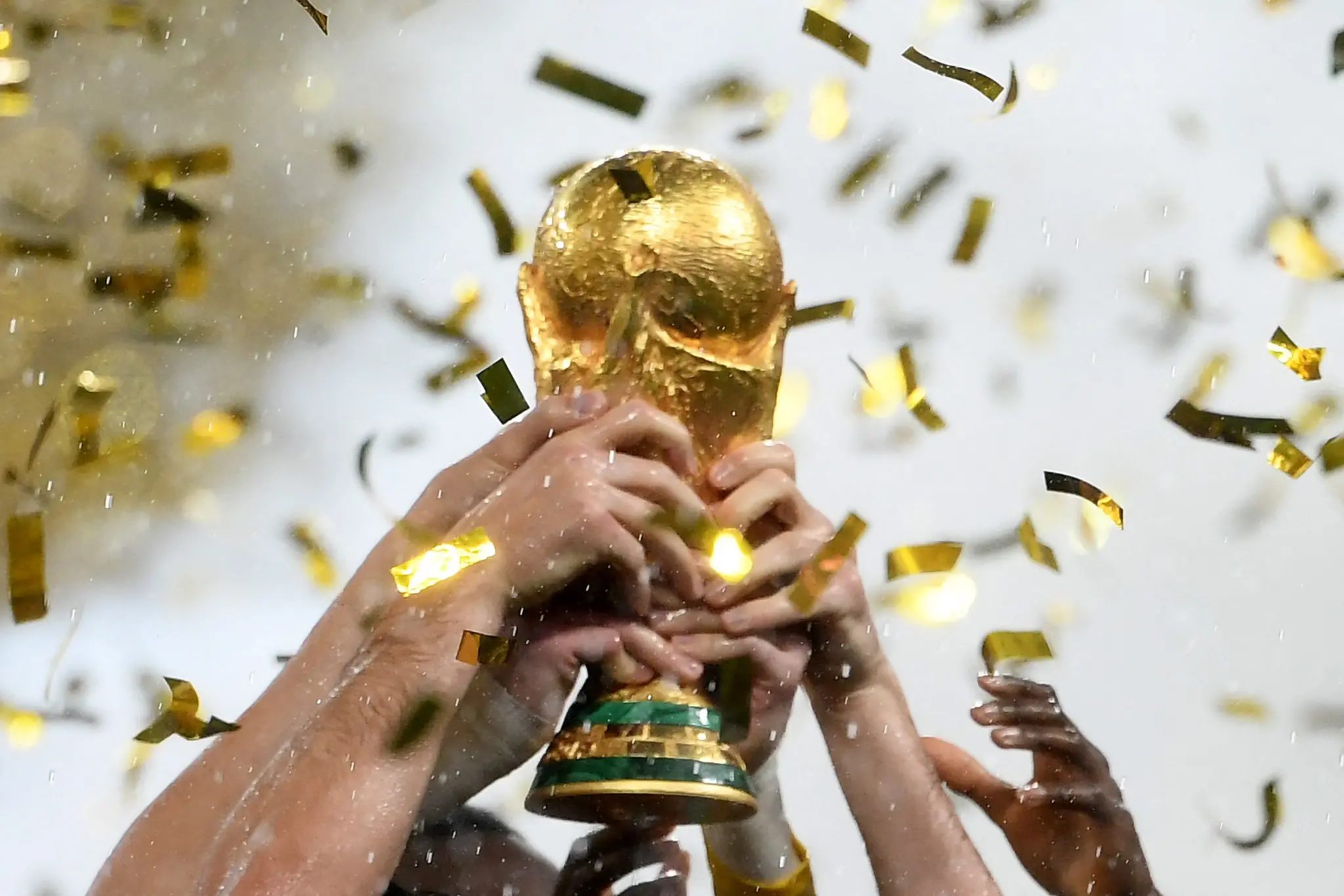 Imagem da notícia: Como lucrar com a Copa do Catar? Veja as melhores ações para investir com o evento
