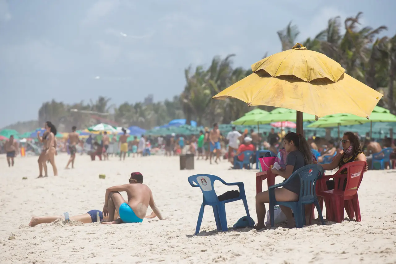 Imagem da notícia: Como a alta no preço das passagens aéreas e de outros insumos impacta o turismo cearense 