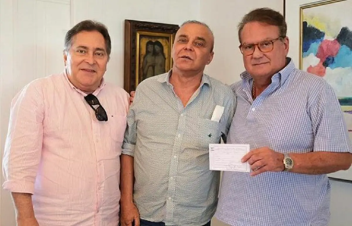 Imagem da notícia: PSDB filia Aníbal Gomes e Cláudia Gomes após União Brasil se consolidar na oposição no Ceará
