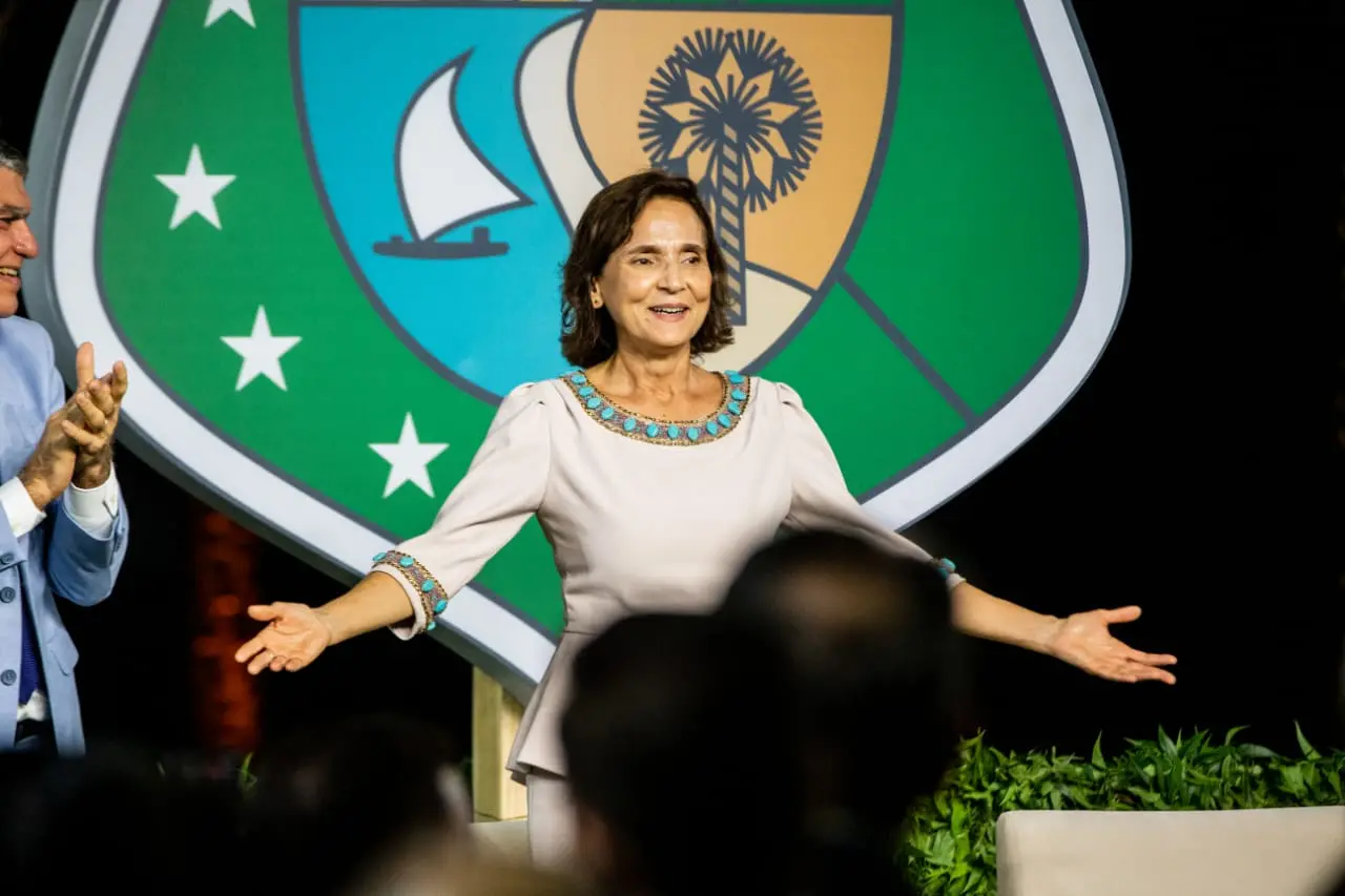 Imagem da notícia: É inspirador ver Izolda Cela, cearense, professora e primeira governadora do Ceará; digo o porquê
