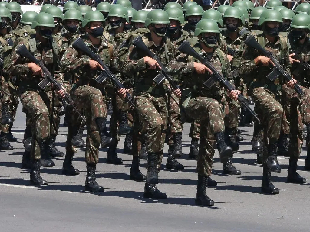Imagem da notícia: Confira as vagas em aberto para concursos públicos no Exército e na Marinha