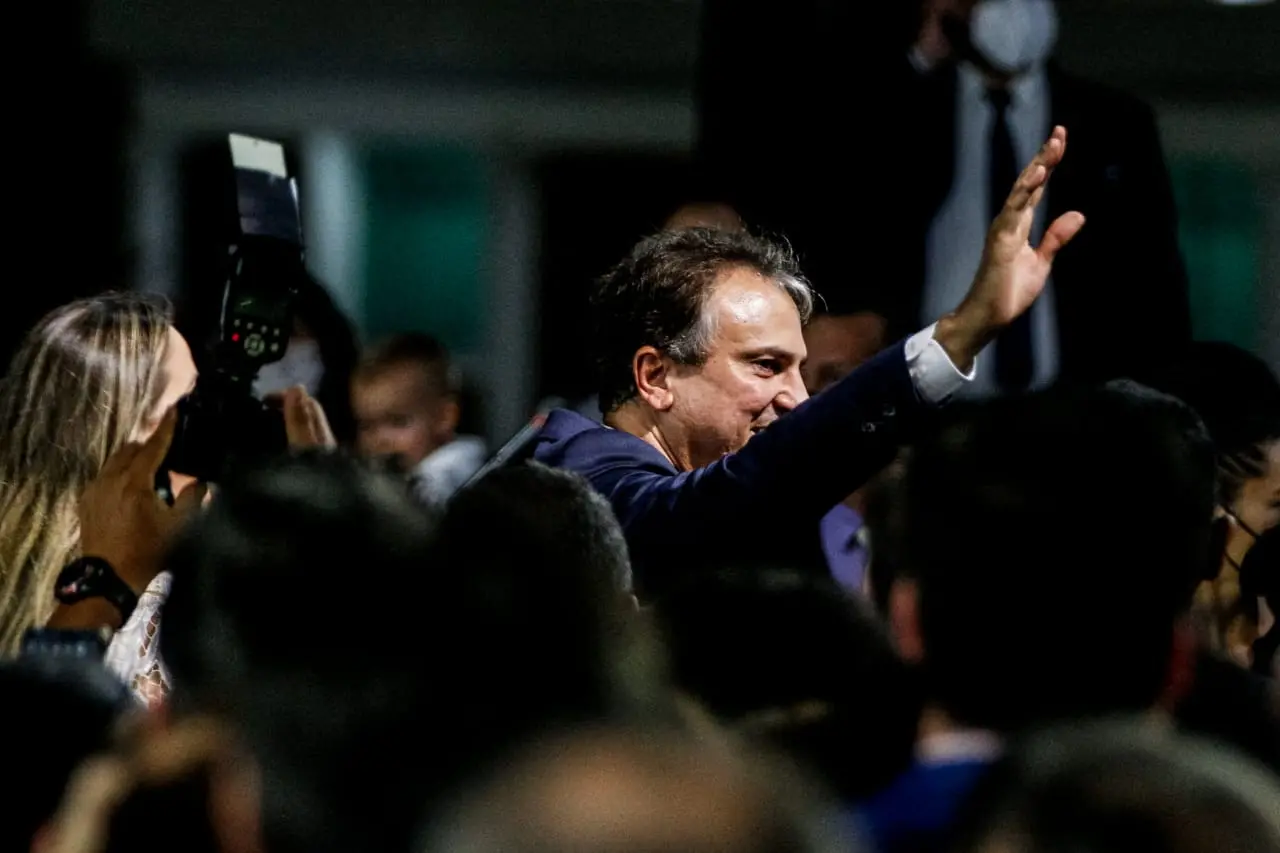 Imagem da notícia: Antes de deixar o governo, Camilo Santana atuou para moldar o PT mais ao seu estilo