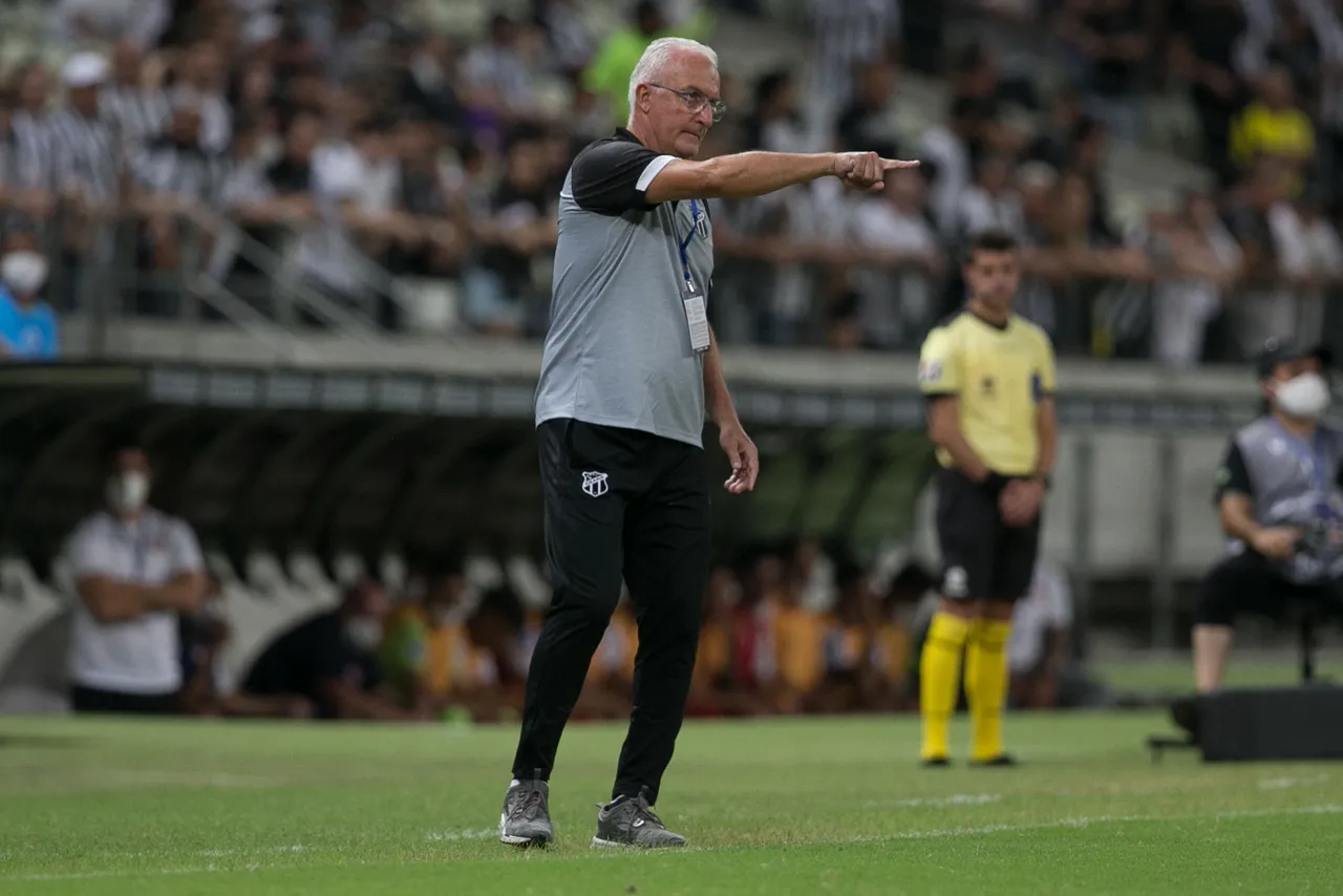 Por ausência de Lima, Dorival Junior fará mudança no ataque do Ceará