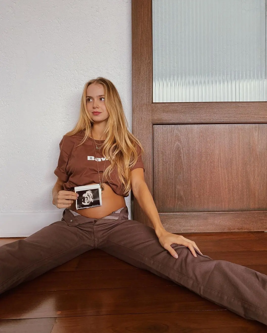 Imagem da notícia: Isabella Scherer anuncia que está grávida de gêmeos: 'presente em dobro'