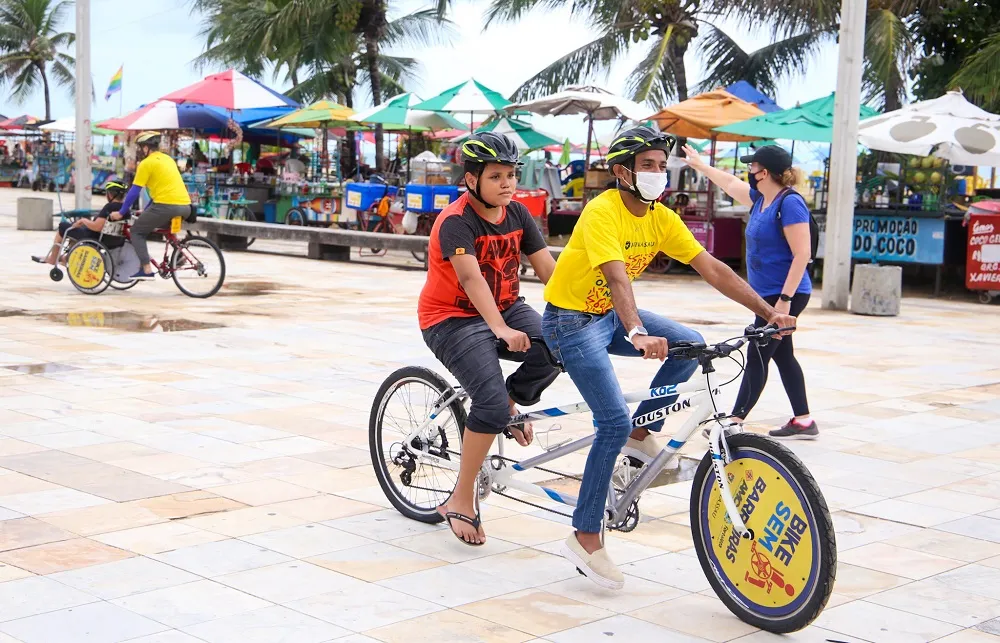Bike dupla pode ser utilizada por quem tem deficiência visual