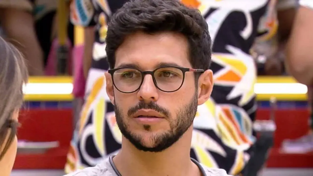 Imagem da notícia: Irmão informa que nova cirurgia na perna de Rodrigo Mussi 'foi um sucesso'