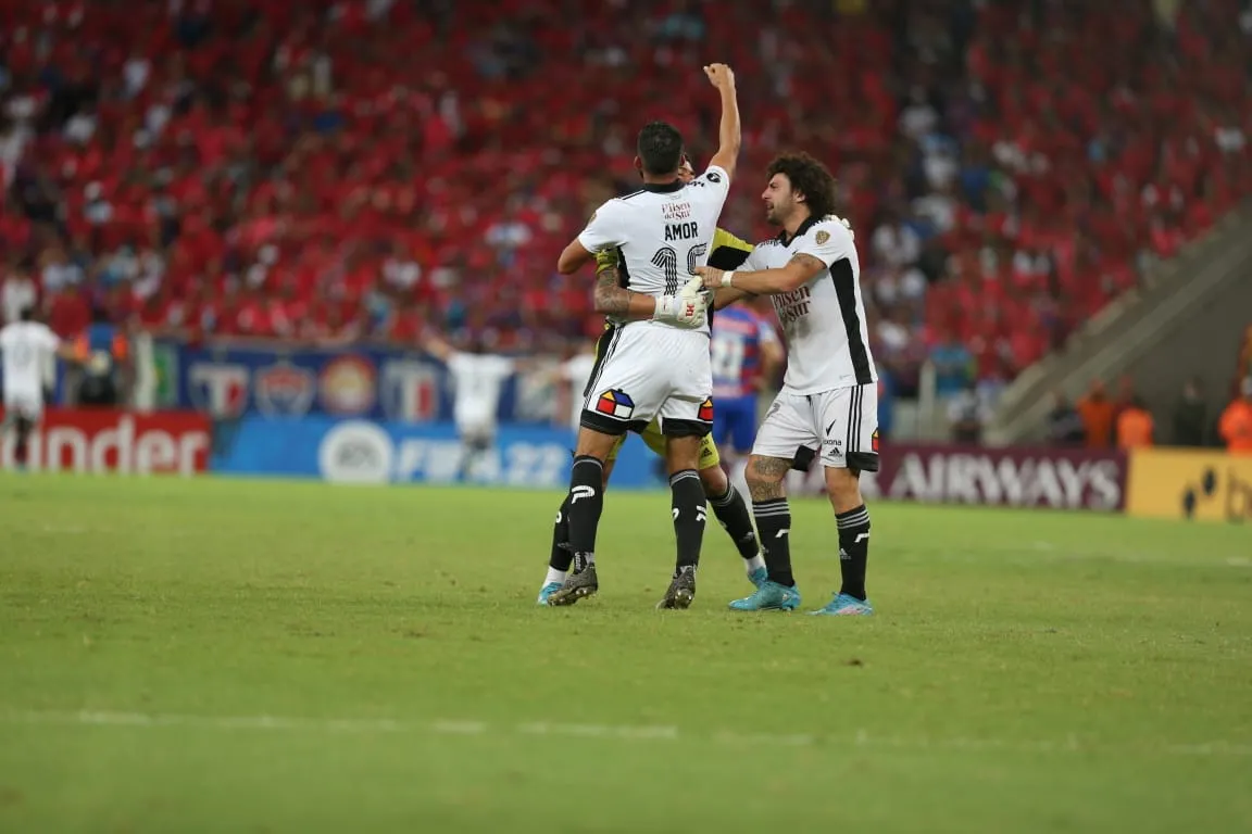 O Colo Colo foi muito superior no 1º tempo e abriu o placar contra o Fortaleza