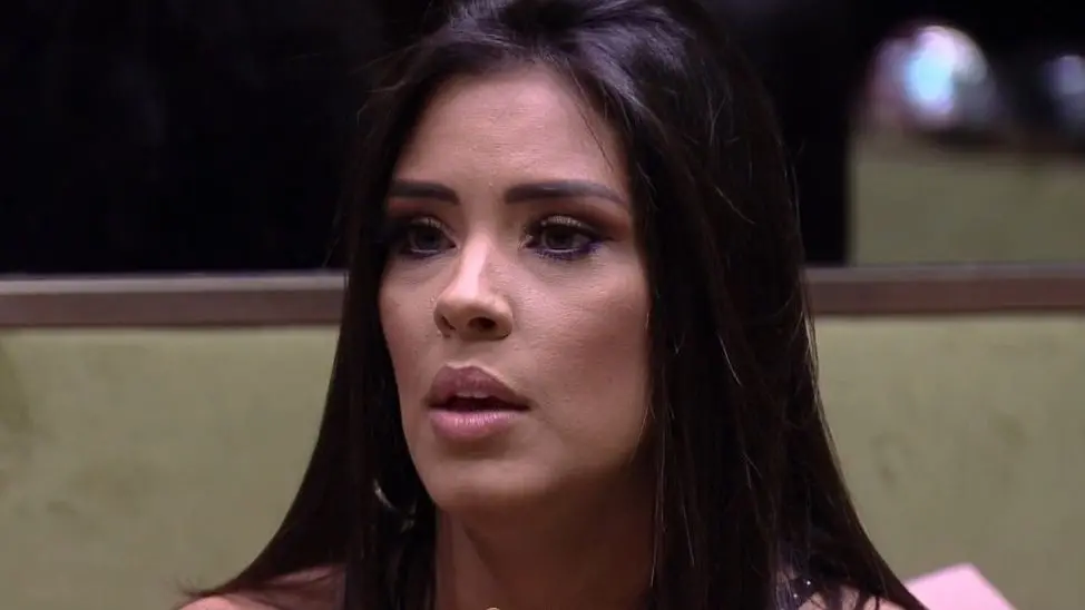 Imagem da notícia: Perfil da ex-BBB Ivy é invadido por suposta mulher que expõe áudios de traição 