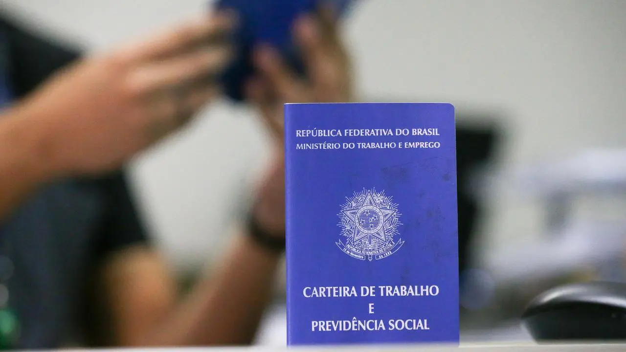 Imagem da notícia: Pedidos de seguro-desemprego aumentam 14,4% no Ceará; veja como solicitar o benefício