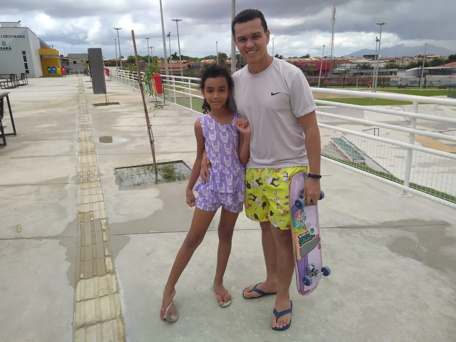 Rafael busca espaços para prática esportiva e de lazer no tempo livre com a filha