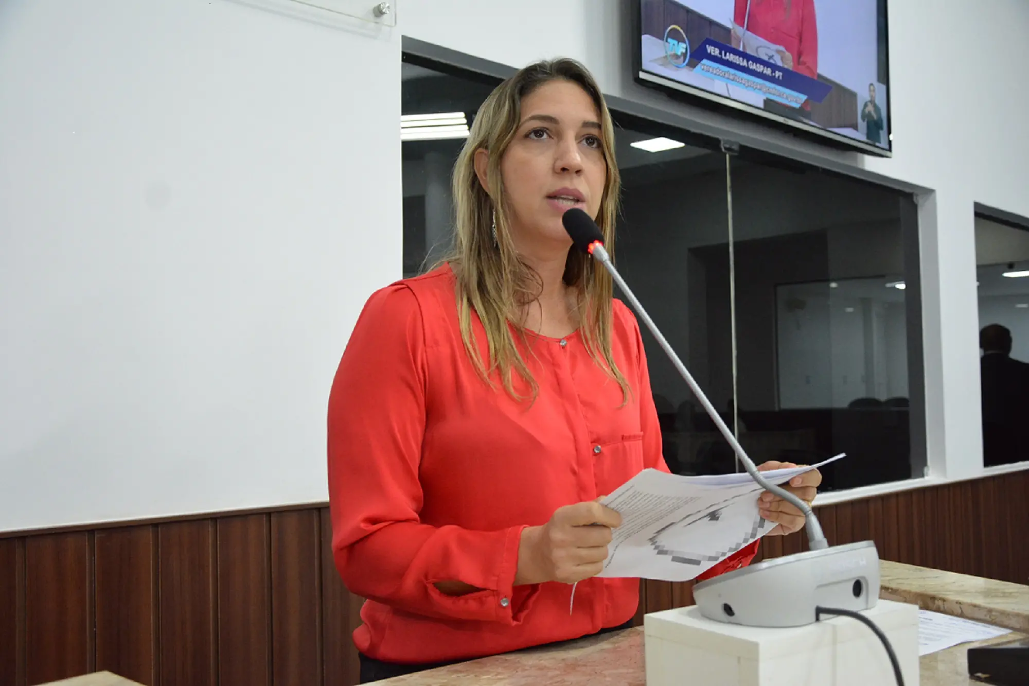 Imagem da notícia: Líder do PT, Larissa Gaspar assinará recurso para reativar processo de cassação de Ronivaldo Maia