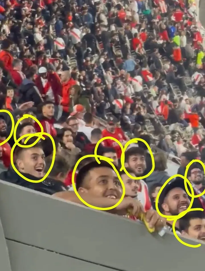 Torcedores do River riem e aprovam ato racista