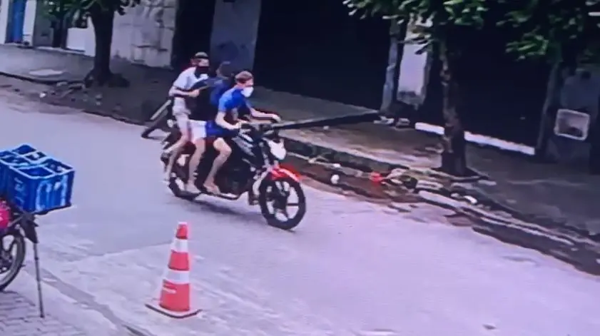 Imagem da notícia: Homem de 26 anos é baleado e sofre tentativa de latrocínio no Bom Jardim
