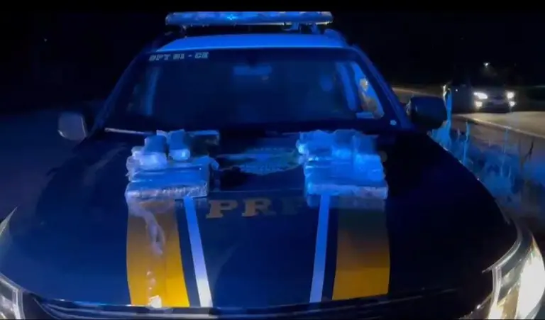 Imagem da notícia: Casal que vinha de Rondônia para o Ceará é preso com 11 kg de cocaína escondidos em veículo