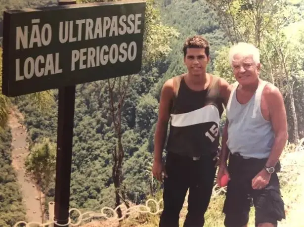Imagem da notícia: Briga por patrimônio de Cid Moreira afastou jornalista e esposa dos filhos; relembre 
