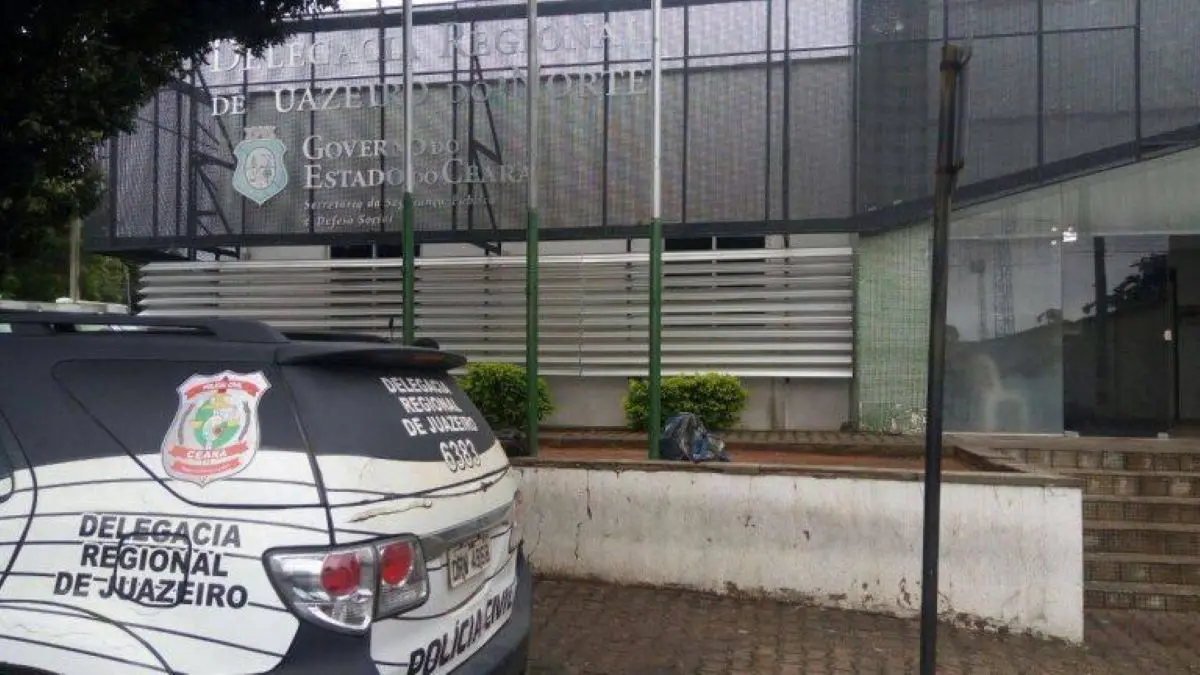 Imagem da notícia: Jovem que agredia a namorada e a obrigava a manter relações sexuais é preso em Juazeiro do Norte 