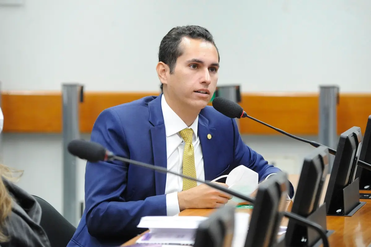 Imagem da notícia: Deputado apresenta projeto para suspender aumento de energia: 