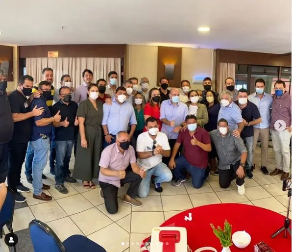 Ex-prefeito de Fortaleza se reúne com vereadores de Fortaleza