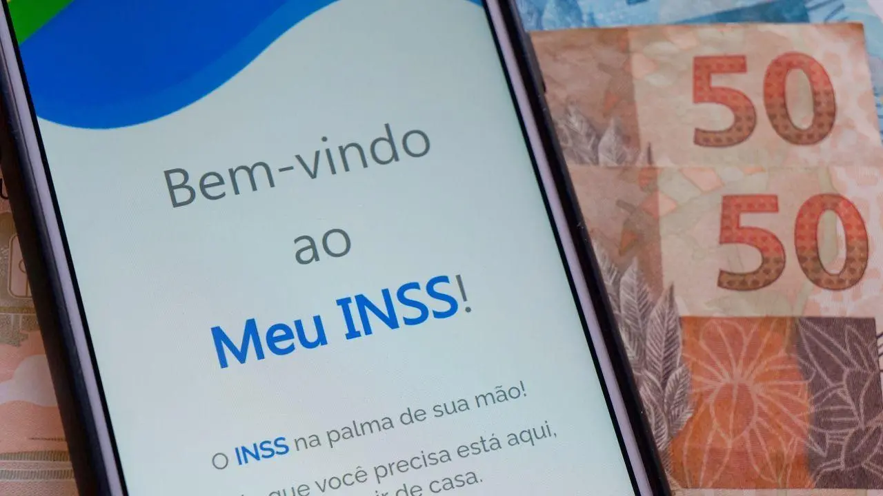 Imagem da notícia: INSS paga hoje (25) a primeira parcela do 13º salário dos aposentados e pensionistas