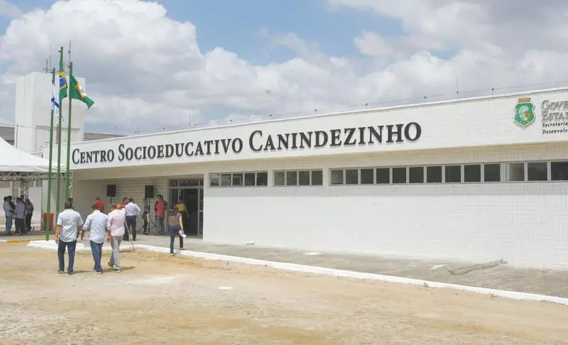 Imagem da notícia: Adolescente de 14 anos é morto dentro de centro socioeducativo em Fortaleza