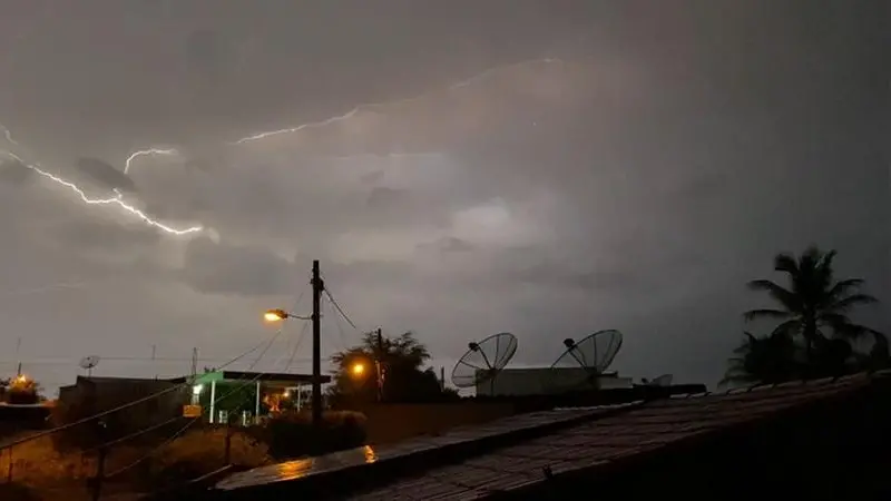 Imagem da notícia: Ceará registra chuva em 103 municípios em 24 horas; veja previsão