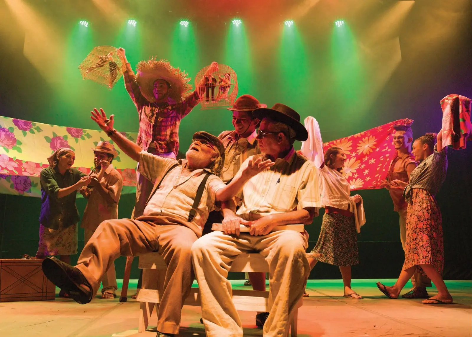 Imagem da notícia: Sucesso de público, musical 'Ceará Show' retorna com temporada aos sábados 