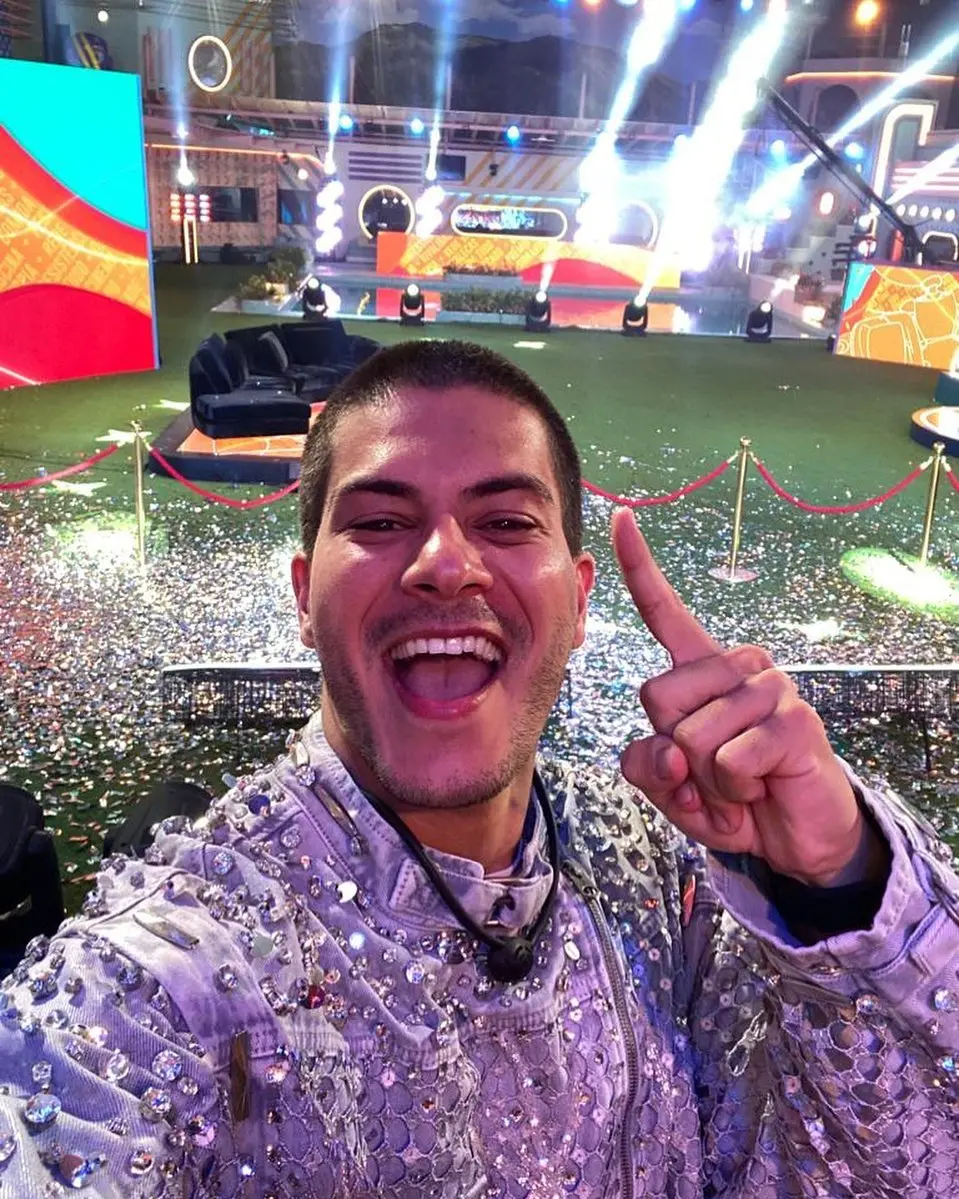 Imagem da notícia: Arthur Aguiar, campeão do BBB 22, afirma não se importar com torcida contra: 'ninguém é unanimidade'