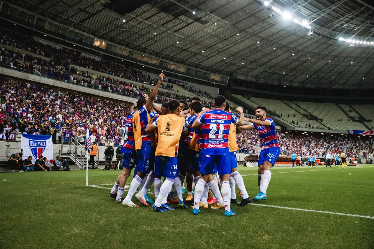 Imagem da notícia Fortaleza fica vivo na Libertadores com vitória histórica e ainda pode projetar Sul-Americana