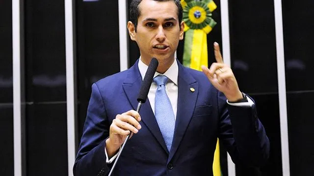 O deputado federal Domingos Neto (PSD) apresentou pedido de decreto legislativo para suspender o aumento anunciado pela Enel.