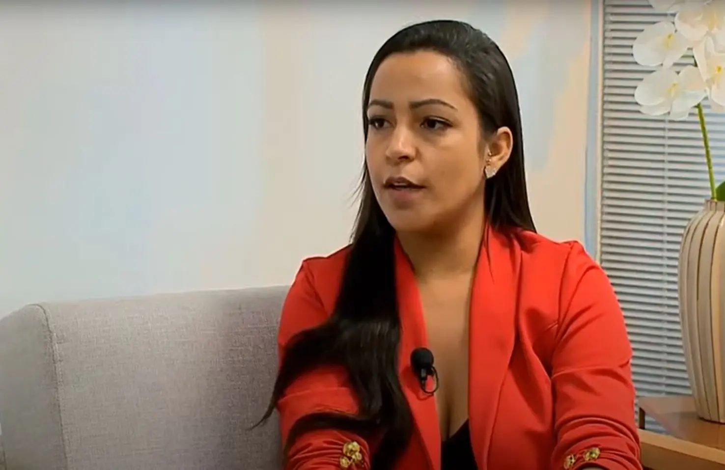 Imagem da notícia: Em entrevista, mulher de personal trainer diz que não traiu o marido com 'mendigo'; veja detalhes