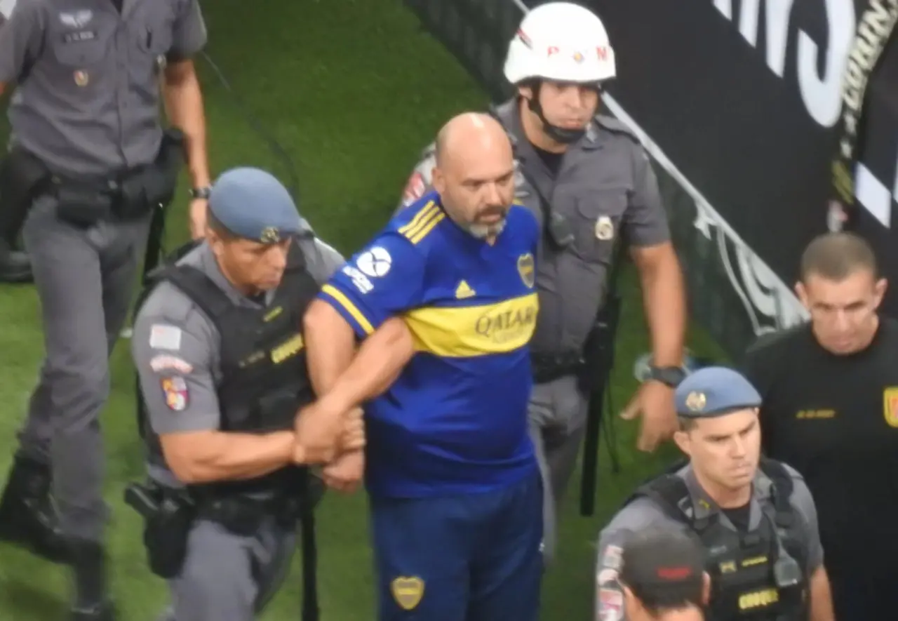 Imagem da notícia: Conmebol ignora racismo na Libertadores; torcida do Fortaleza prepara mosaicos em resposta