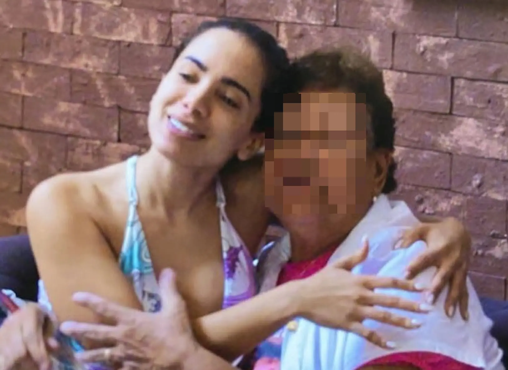 Imagem da notícia: Anitta e Netflix são acusadas de fraudarem assinatura de fã idosa