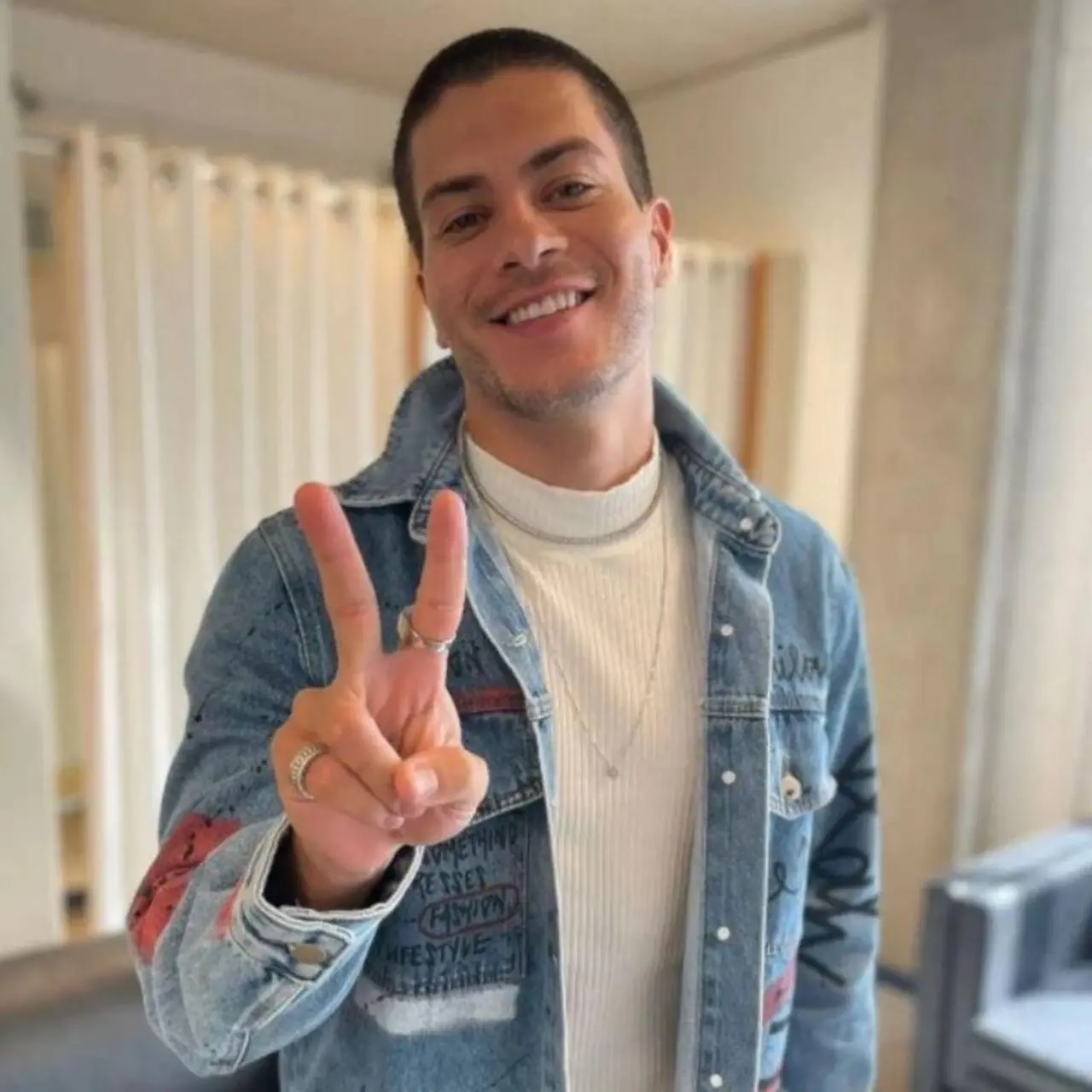 Imagem da notícia: Arthur Aguiar encerra contrato com a Globo após vencer BBB 22 e deve focar na música